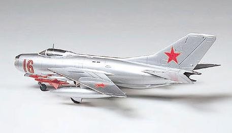 Model do sklejania MiG19 FarmerE Tamiya