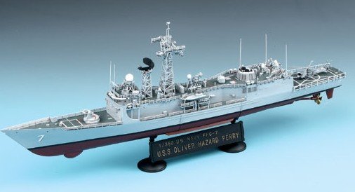 Model do sklejania USS Oliver Hazard Perry FFG7 USS