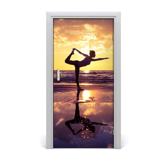 Naklejka fototapeta na drzwi Ludzie Joga na plaży, Tulup Tulup