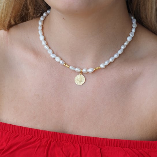 Naszyjnik z powyginaną blaszką- Białe Perły hodowane i srebro złocone Skorulski Jewellery