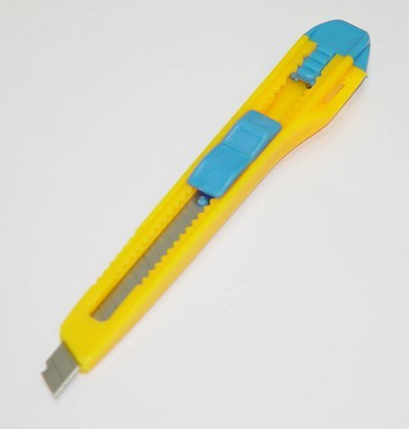 Nóż biurowy DONAU 9mm, plastikowy, z blokadą, niebiesko-żółty Donau