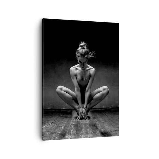 Obraz na płótnie - Skupienie tanecznej energii - 50x70cm - Tancerka Kobieta Czarno-Biały - Nowoczesny Canvas obraz do salonu do sypialni ARTTOR ARTTOR
