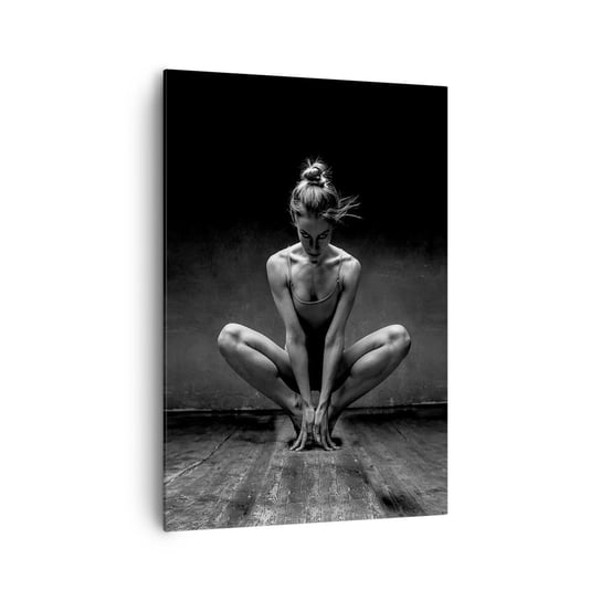 Obraz na płótnie - Skupienie tanecznej energii - 70x100cm - Tancerka Kobieta Czarno-Biały - Nowoczesny foto obraz w ramie do salonu do sypialni ARTTOR ARTTOR