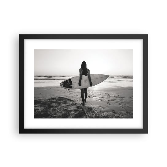 Obraz - Plakat - Córka morskiej fali - 40x30cm - Kobieta Plaża Surfing - Foto Plakaty na ścianę w czarnej ramie - Plakat do Salonu Sypialni ARTTOR ARTTOR