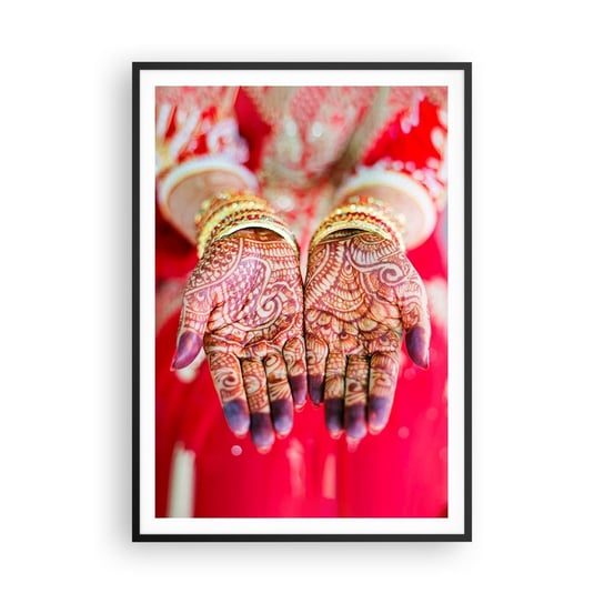 Obraz - Plakat - Gotowa złapać szczęście - 70x100cm - Kobiece Dłonie Orientalne Wzory Indie - Foto Plakaty w ramie koloru czarnego do Salonu Sypialni ARTTOR ARTTOR