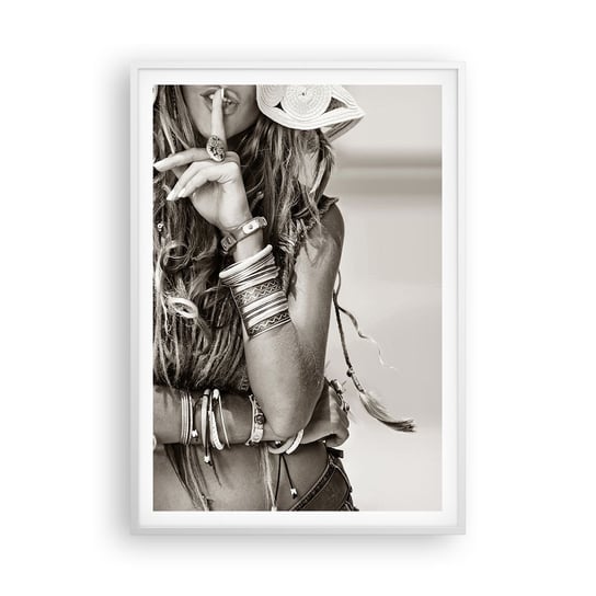 Obraz - Plakat - Jak to dziewczyna - 70x100cm - Kobieta Boho Vintage - Foto Plakaty w ramie koloru białego do Salonu Sypialni ARTTOR ARTTOR