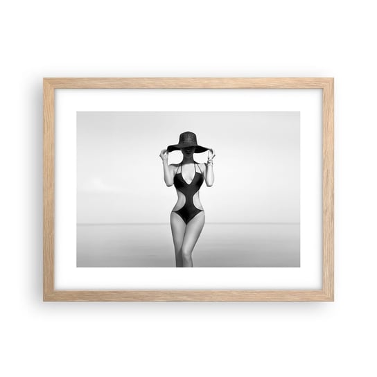 Obraz - Plakat - Na imię mi: Elegancja - 40x30cm - Kobieta Plaża Moda - Foto Plakaty na ścianę w ramie jasny dąb - Plakat do Salonu Sypialni ARTTOR ARTTOR