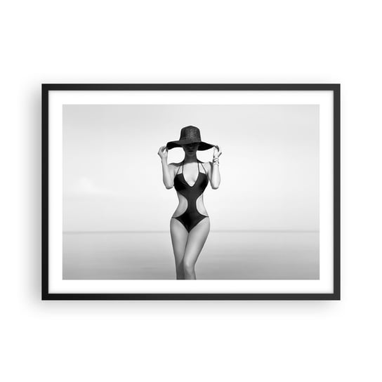 Obraz - Plakat - Na imię mi: Elegancja - 70x50cm - Kobieta Plaża Moda - Nowoczesny modny obraz Plakat czarna rama ARTTOR ARTTOR