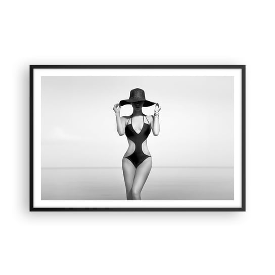Obraz - Plakat - Na imię mi: Elegancja - 91x61cm - Kobieta Plaża Moda - Foto Plakaty na ścianę w czarnej ramie - Plakat do Salonu Sypialni ARTTOR ARTTOR