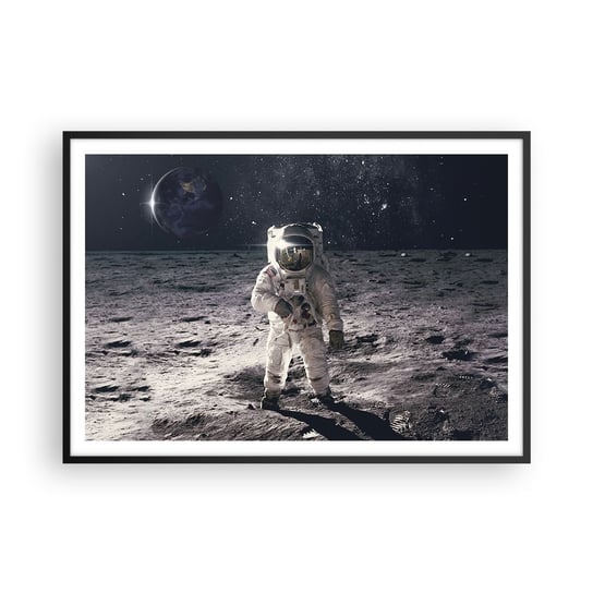 Obraz - Plakat - Pozdrowienia z Księżyca - 100x70cm - Abstrakcja Człowiek Na Księżycu Astronauta - Foto Plakaty w ramie koloru czarnego do Salonu Sypialni ARTTOR ARTTOR