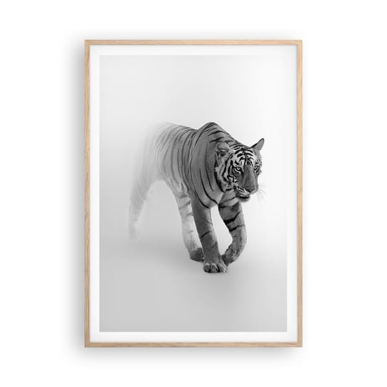 Obraz - Plakat - Przyczajony we mgle - 70x100cm - Zwierzęta Tygrys Drapieżnik - Foto Plakaty w ramie koloru jasny dąb do Salonu Sypialni ARTTOR ARTTOR