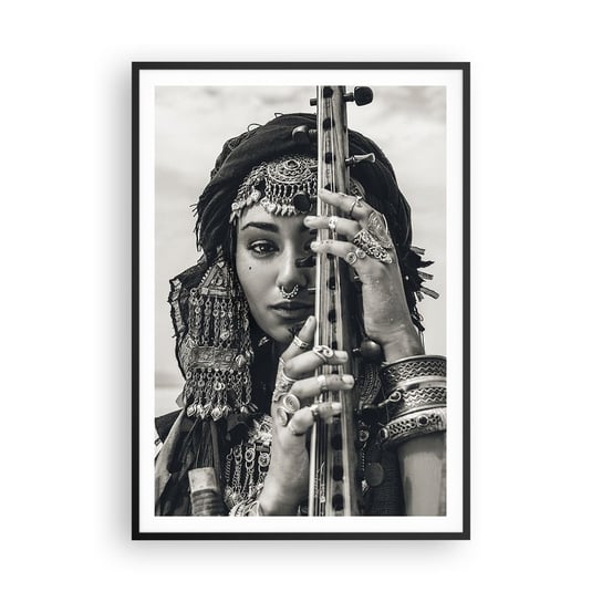 Obraz - Plakat - Sama muzyka orientu - 70x100cm - Kobieta Boho Biżuteria - Foto Plakaty w ramie koloru czarnego do Salonu Sypialni ARTTOR ARTTOR