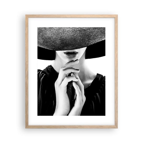 Obraz - Plakat - Skryte piękno - 40x50cm - Kobieta W Kapeluszu Kobiece Dłonie Moda - Foto Plakaty w ramie koloru jasny dąb do Salonu Sypialni ARTTOR ARTTOR