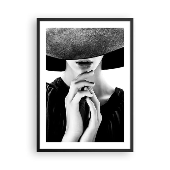 Obraz - Plakat - Skryte piękno - 50x70cm - Kobieta W Kapeluszu Kobiece Dłonie Moda - Nowoczesny modny obraz Plakat czarna rama ARTTOR ARTTOR