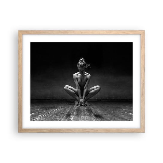 Obraz - Plakat - Skupienie tanecznej energii - 50x40cm - Tancerka Kobieta Czarno-Biały - Foto Plakaty w ramie koloru jasny dąb do Salonu Sypialni ARTTOR ARTTOR