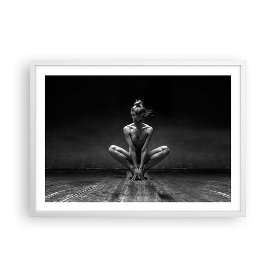 Obraz - Plakat - Skupienie tanecznej energii - 70x50cm - Tancerka Kobieta Czarno-Biały - Nowoczesny modny obraz Plakat rama biała ARTTOR ARTTOR