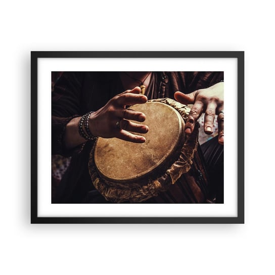 Obraz - Plakat - W rytmie serca - 50x40cm - Gra Na Bębnie Afryka Muzyka - Foto Plakaty w ramie koloru czarnego do Salonu Sypialni ARTTOR ARTTOR