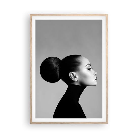 Obraz - Plakat - Współczesna Nefretete - 70x100cm - Kobieta Fryzura Modelka - Foto Plakaty w ramie koloru jasny dąb do Salonu Sypialni ARTTOR ARTTOR