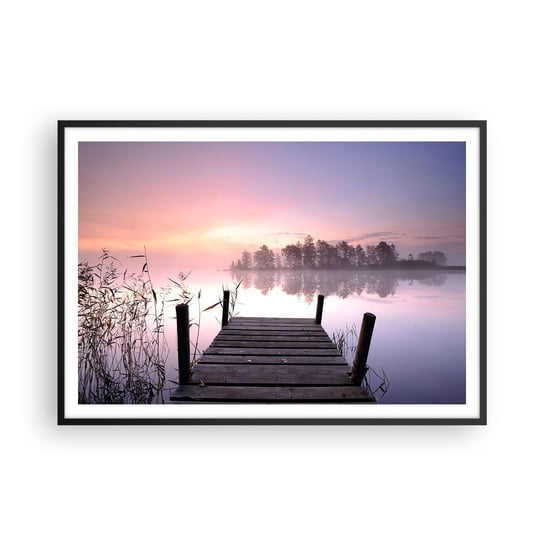 Obraz - Plakat - Z liliowej mgły... - 100x70cm - Krajobraz Wschód Słońca Jezioro - Foto Plakaty w ramie koloru czarnego do Salonu Sypialni ARTTOR ARTTOR
