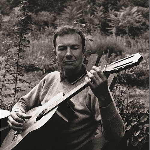 Pete Seeger: A Link In The Chain Pete Seeger
