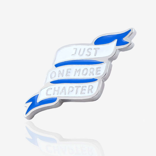 Pins wstążka "Just One More Chapter" Inna marka