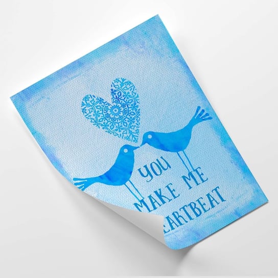 Plakat FEEBY Dwa ptaki na niebieskim tle, napis You Make Me Heartbeat - Andrea Haase 60x80 Feeby
