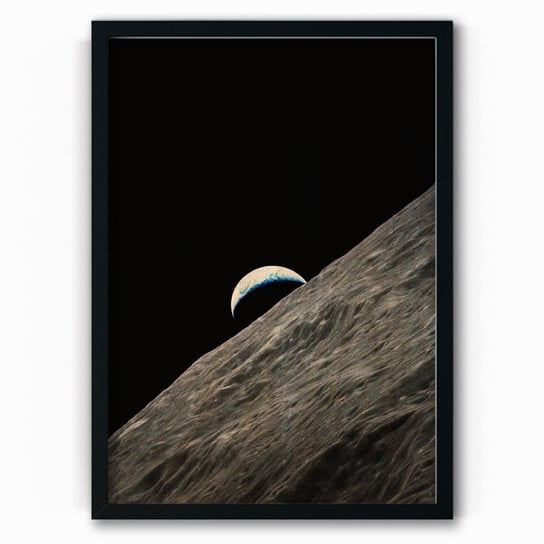 Plakat na drewnie Crescent Earth rises above the lunar horizon taken during the Apollo 17 mission Original from NASA vertical 20x30 Czarna ramka / IkkunaShop IkkunaShop