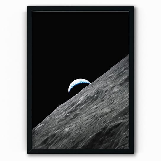 Plakat na papierze Crescent Earth rises above the lunar horizon taken during the Apollo 17 mission Original from NASA vertical 30x40 Czarna ramka / IkkunaShop IkkunaShop