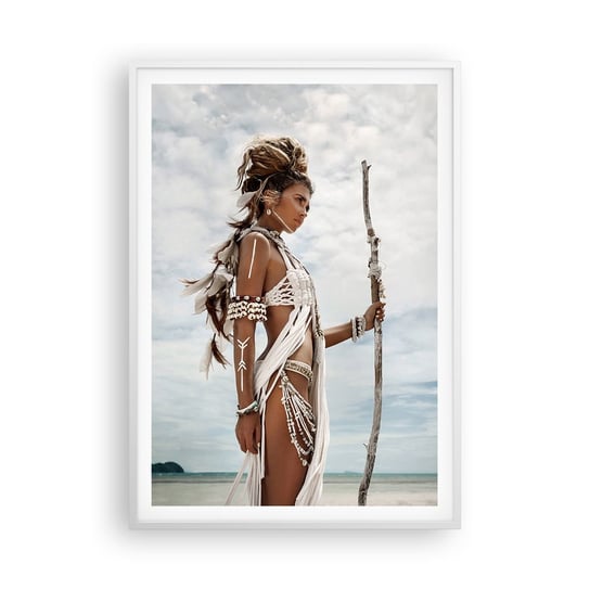 Plakat w ramie Arttor Królowa tropików - 70x100 cm - Plakat w białej ramie - Kobieta, Strój Etniczny, Plemię, Brzeg Morza, Krajobraz - P2WPA70x100-4275 ARTTOR