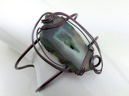 Płytka agatu z kryształem - bransoletka miedziana, obwód 17.5 cm, regulowany, znak Byka i Skorpiona Ludwika Lipińska