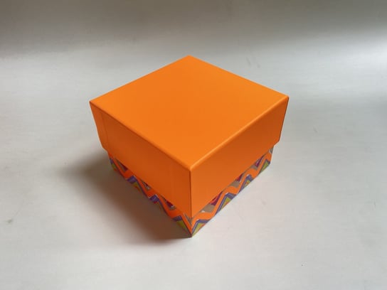 Pudełko ozdobne na prezent Zygzak, rozmiar S Empik