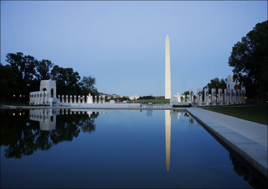 Reflection of the Washington Monument in the pool at Pool at the National Mall., Carol Highsmith - plakat 100x70 cm Galeria Plakatu