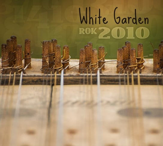 Rok 2010 White Garden