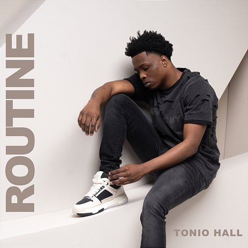 Routine Tonio Hall