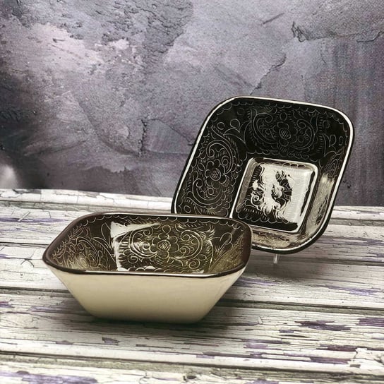 Salaterka ceramiczna ręcznie zdobiona brązowa „Kora drzewa” szerokość 14cm Inny producent