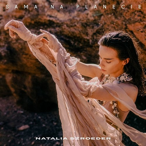 Sama na planecie Natalia Szroeder