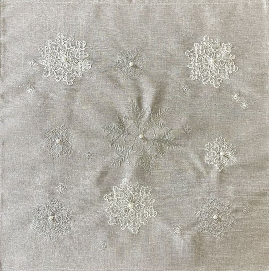 Serwetka bożonarodzeniowa, 40x40, Święta, srebrna z haftem w płatki śniegu, OS-308-B Dekorart