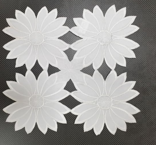 Serwetka z haftem, 30x30, biała w kwiaty, OH-179-A Dekorart