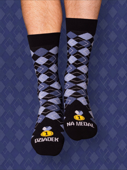 Skarpetki DZIADEK NA MEDAL prezent na Dzień Dziadka dla niego 41-46 Nadwyraz.com