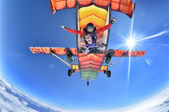 Skok spadochronowy z Desantowca z 4200 m w Piotrkowie Trybunalskim Inna marka