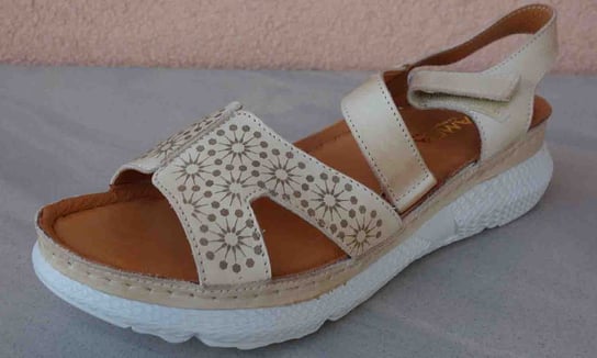 Skórzane sandały damskie koturn 4,5 cm brąz 40 Polskie buty