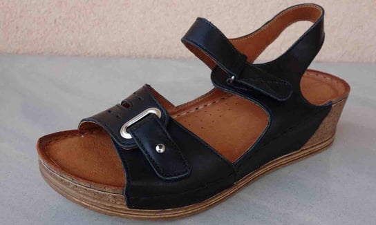 Skórzane sandały damskie koturn 5 cm czarny 39 Polskie buty