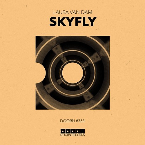 SkyFly Laura van Dam