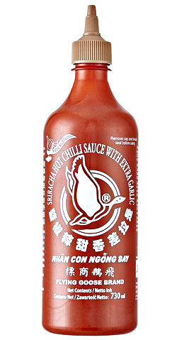 Sos chili Sriracha z czosnkiem, ostry (51% chili) 730ml - Flying Goose Flying Goose