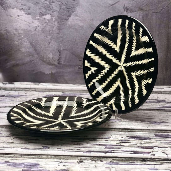 Średni talerz ceramiczny ręcznie zdobiony „Dzika zebra” o średnicy 17,5cm Inny producent
