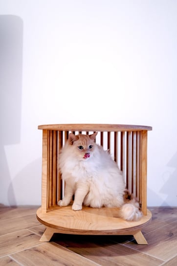 Stolik kawowy okrągły drewniany z lamelami / domek dla kota Inna marka