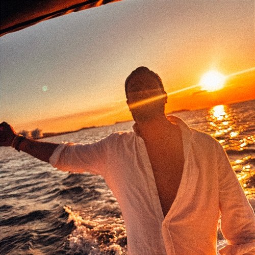 Sunset on repeat Adrian Ström