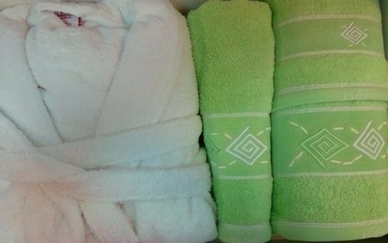 Szlafrok Valentini  Biały rozmiar XL plus kpl ręczników 3 szt. Zielony Faro