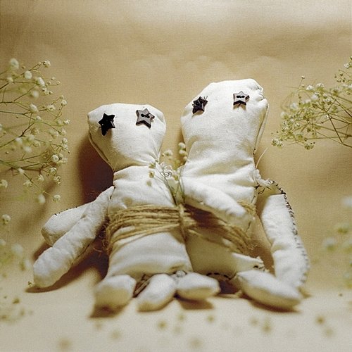 Tethered Deux Visages