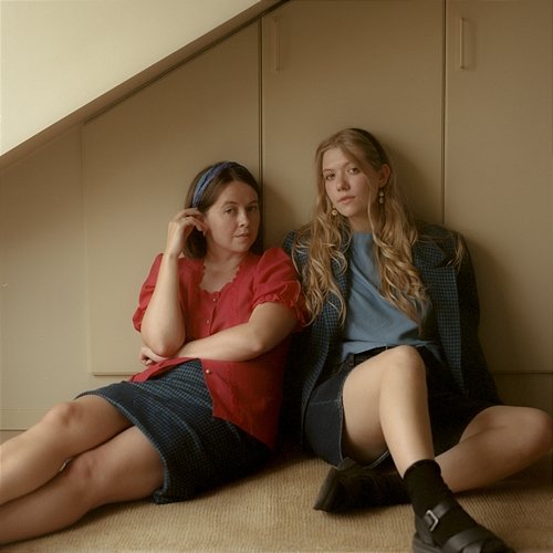 The city Bo Milli, Mia Berg